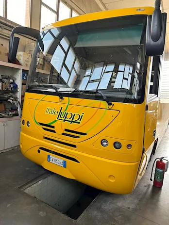 Scuolabus Marca Iveco 100 Anno 2014 Km 200000 Euro 5 - Foto 3