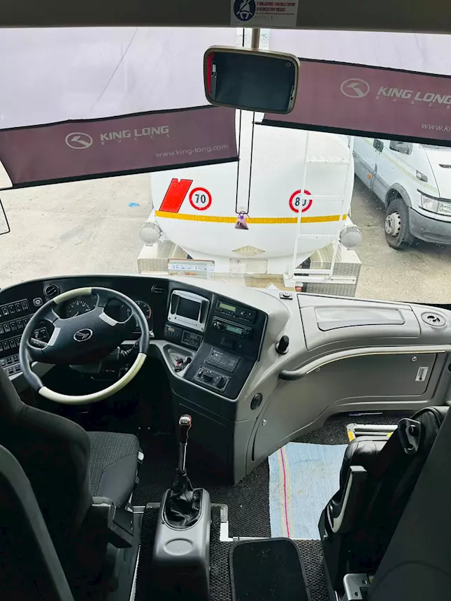King Long 6996 Euro 6 posti 41 Anno 2015 Km 330000, full optional - Salerno