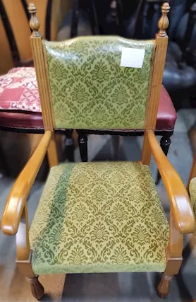 Poltrona in Legno con Rivestimento Floreale