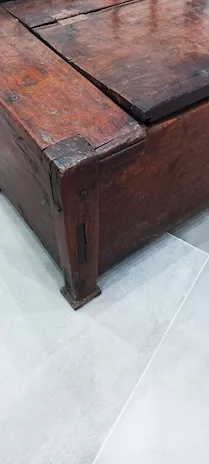 Antica cassapanca in legno - Anteprima 3