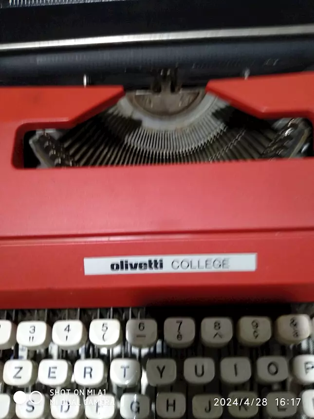 Foto 4Macchina da scrivere Olivetti college, come nuova