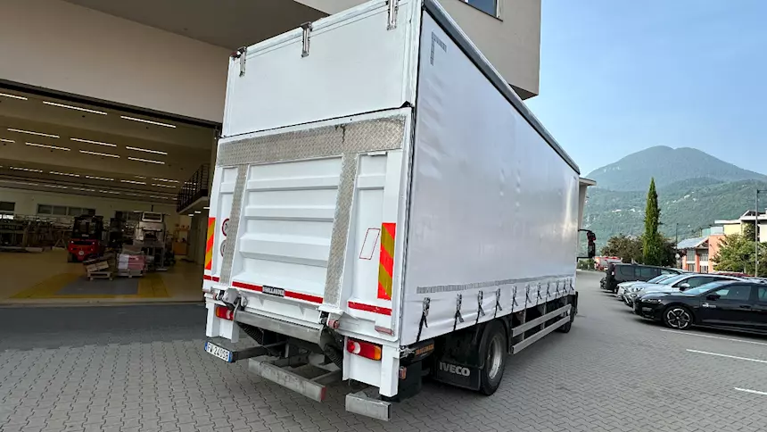 Foto 3Autocarro Iveco Eurocargo 160E25, colore bianco, cambio automatico