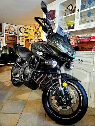 Kawasaki Versys 650 14.800 km tagliandata