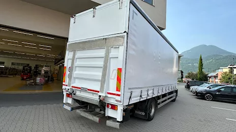 Autocarro Iveco Eurocargo 160E25, colore bianco, cambio automatico - Anteprima 3