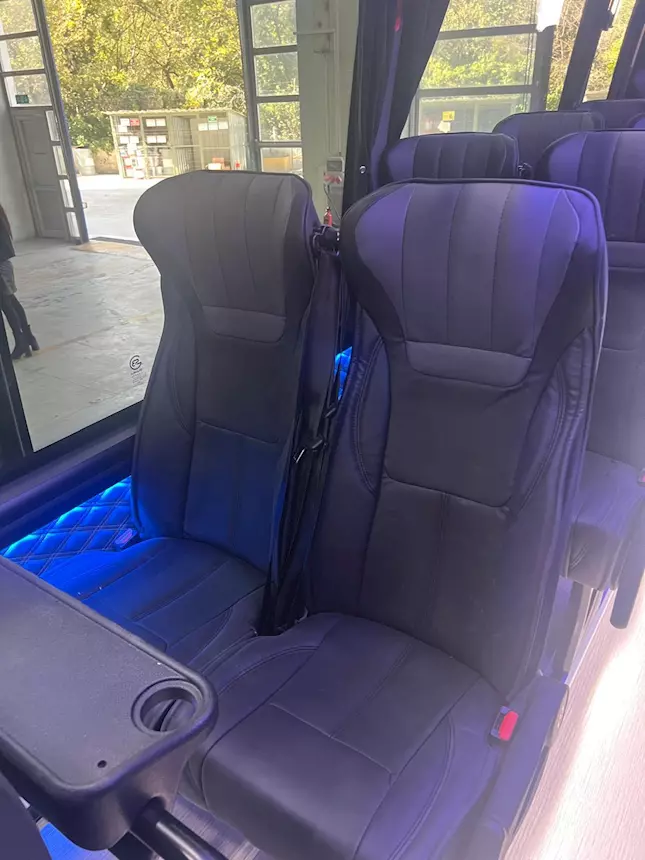 Foto 12Sprinter - Minibus 25+1+1 full optional nuovo Mercedes Km 0, pronta consegna