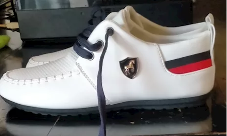 Scarpe nuove sportive per uomo