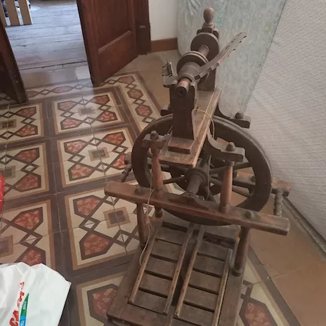 filatoio in legno ben tenuto