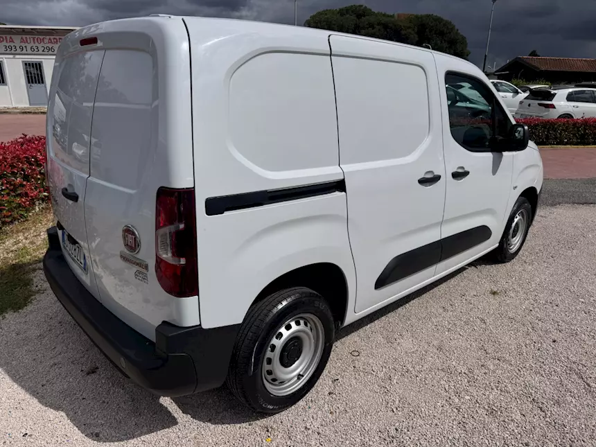 Foto 4Fiat Doblò 1.5 HDI 100 CV E6D-I 2024 Km 72000 Euro 6, unico proprietario