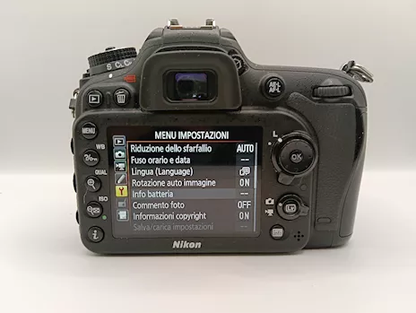 Nikon D7200 pari al nuovo, con scatola e accessori originali - Foto 4