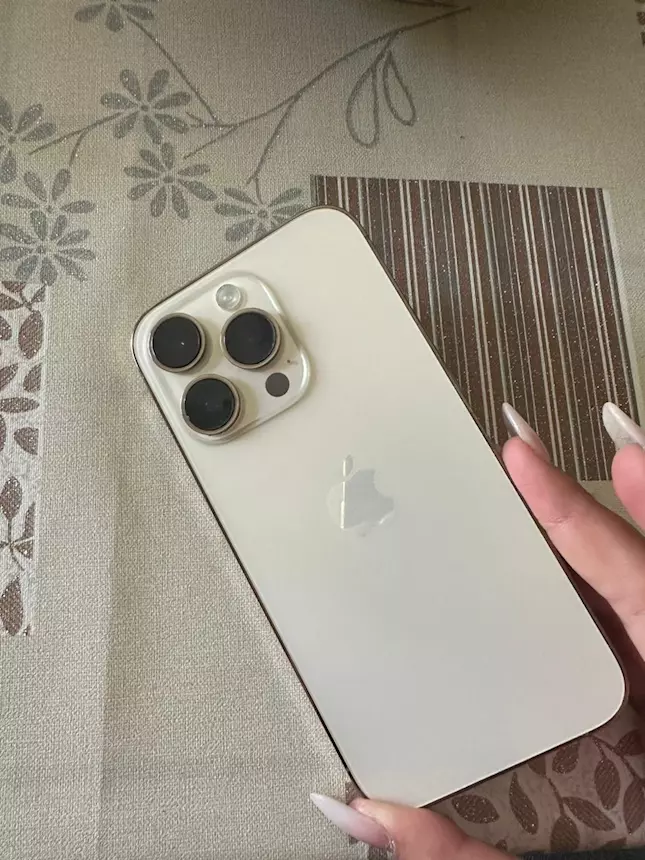 Foto 3IPhone 14 Pro oro, ottimo stato