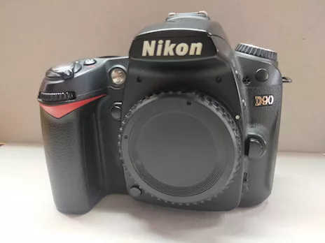Nikon D90 pari al nuovo