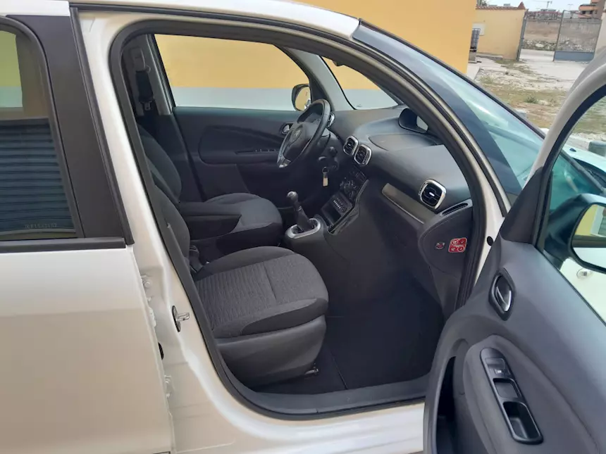 Citroën C3 Picasso 1.6 HDI Exclusive Anno 2016 Km 110000, pronta consegna - Foto 8