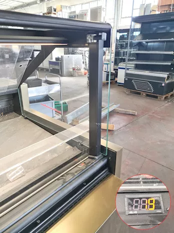 Banco refrigerato lineare macelleria usato, marca Frigomeccanica - Foto 2