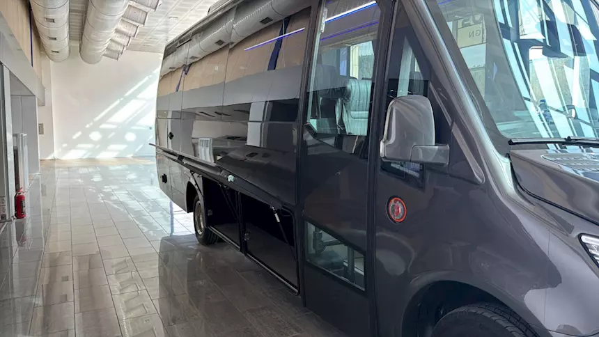 Foto 3Sprinter - Minibus 25+1+1 full optional nuovo Mercedes Km 0, pronta consegna