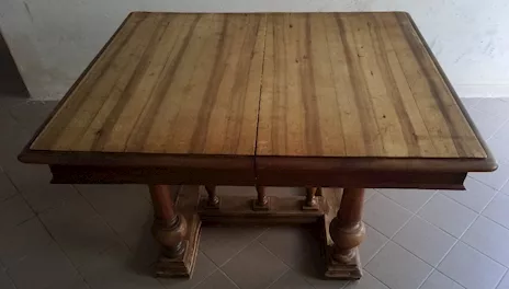 Tavolo antico Francia XVIII secolo al naturale in legno noce