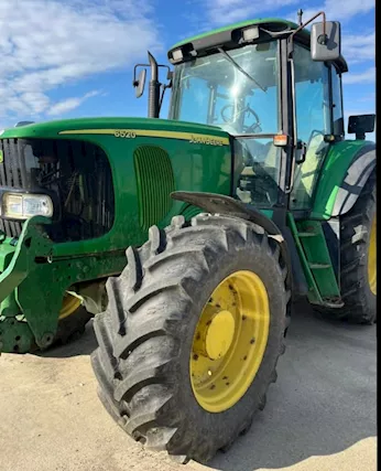 John Deear 6520
