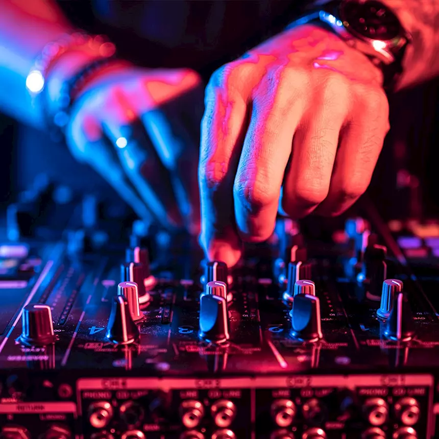 DJ per Feste Private, Compleanni, Matrimoni con Animazione