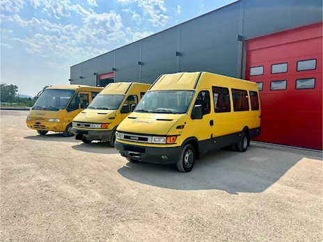 Vendita n. 3 scuolabus