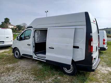 Renault Trafic tetto alto passo lungo-doppia porta laterale Anno 2021 - Foto 4