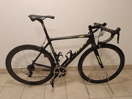 Bici da corsa Scott in carbonio