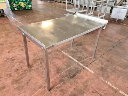 Tavolo aperto inox usato