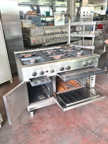 Cucina industriale a 6 fuochi inox usata, marca Zanussi mod - Anteprima 2