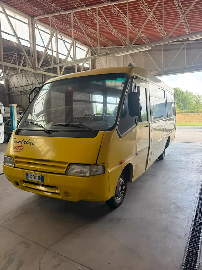 Foto 5Vendo scuolabus Marca Iveco Anno 1999 Euro 2