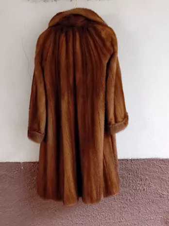 pelliccia visone femmina