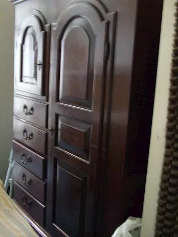 Armadietto stilizzato, in legno - Anteprima 2