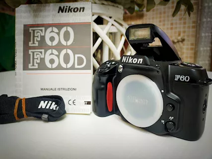 Nikon F60 pari al nuovo