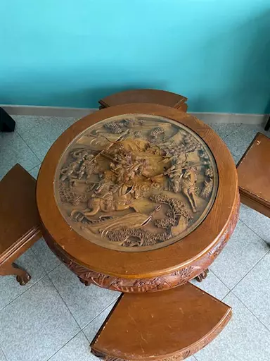 Tavolino orientale con 4 sgabelli, periodo Quing in legno