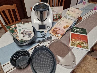 San Marino - Sì, vende. Sì, baratta.  Vendo Bimby Tm5 usato ma in ottimo  stato con tutti gli accessori originali, doppio boccale e Cook-key