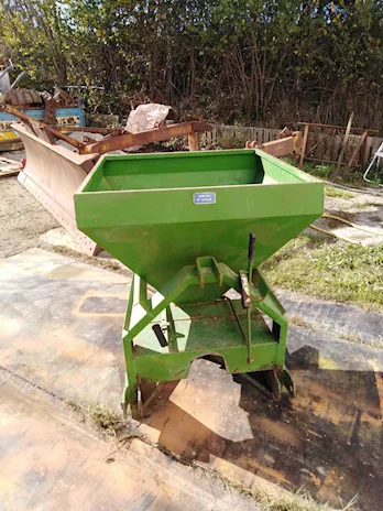 Spandiconcime/spandisale, in ottime condizioni - Anteprima 2