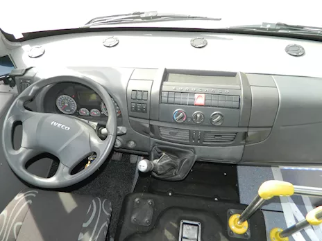 Scuolabus Euro 6 oltre 56 pax Iveco, cambio automatico - Anteprima 3