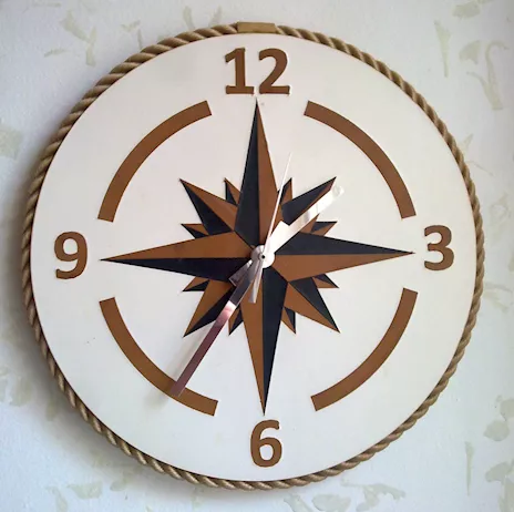 Orologio da parete rosa dei venti fatto a mano