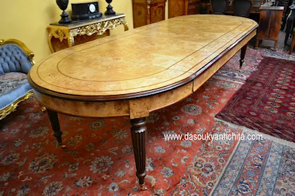 Tavolo da pranzo-riunioni tondo allungabile a 325 cm.