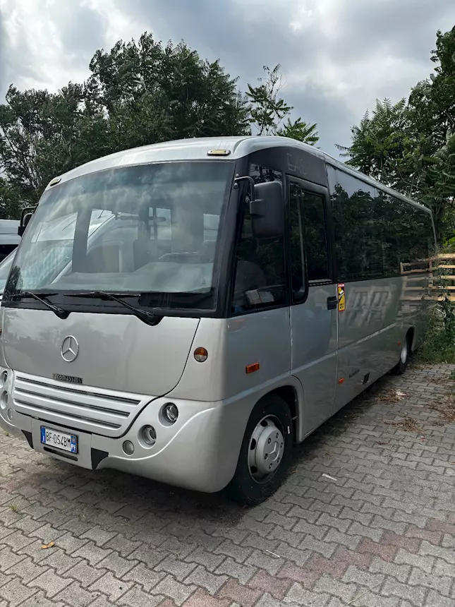 Foto 10Vendo autobus Mercedes Anno 1999 Km 75000 Euro 2, in ottime condizioni