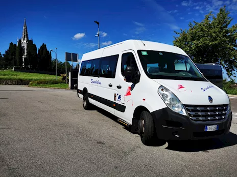 Miniscuolabus Renault Master posti 29+1
