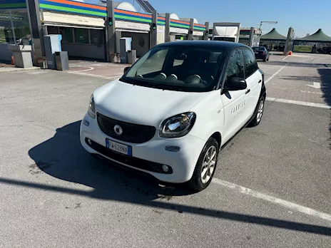 Autovettura Smart ForFour