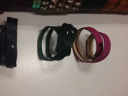 Braccialetti nuovi vari in vera pelle