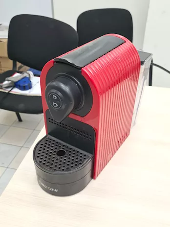 Macchinetta per caffè a capsule usata