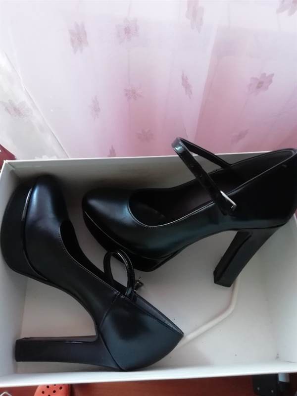 Foto 2Scarpe donna grigie e nere, mis. 36, invernali, tipo bouclé