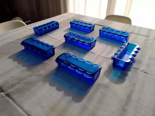 Centrotavola Art Decò in vetro blu
