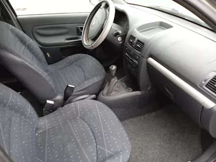 Renault Clio del 2003
