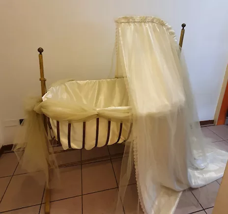 Culla in ferro battuto, color oro - Anteprima 4