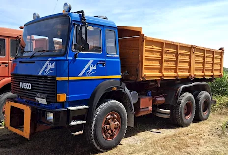 Iveco 330-35 , km 375.000, 1984 , ribaltabile trilaterale