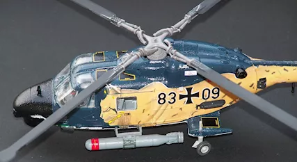 kit di aerei 1/72 già montati