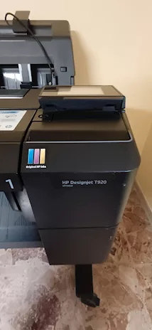Plotter HP DesignJet T920 bianco e nero e a colori - Anteprima 2