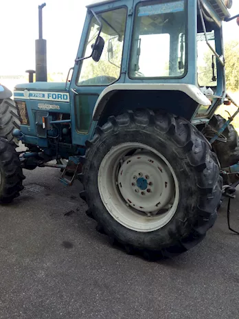 Ford 4x4 115 CV gommato bene funziona