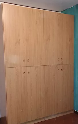 Armadio 4 stagioni laminato in noce chiaro, comò e 1 c